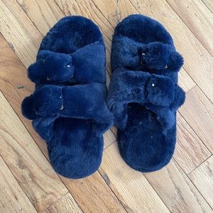 Loft fuzzy slippers size 7-8